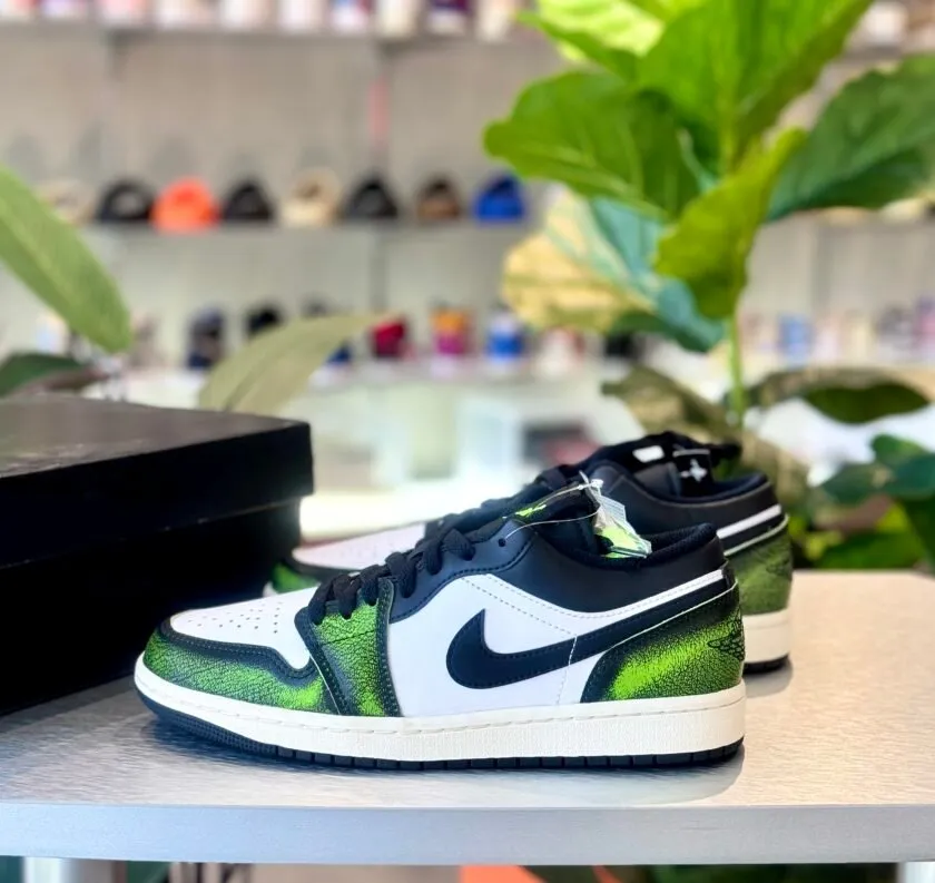 Air Jordan 1 Low Wear-Away Electric Green 