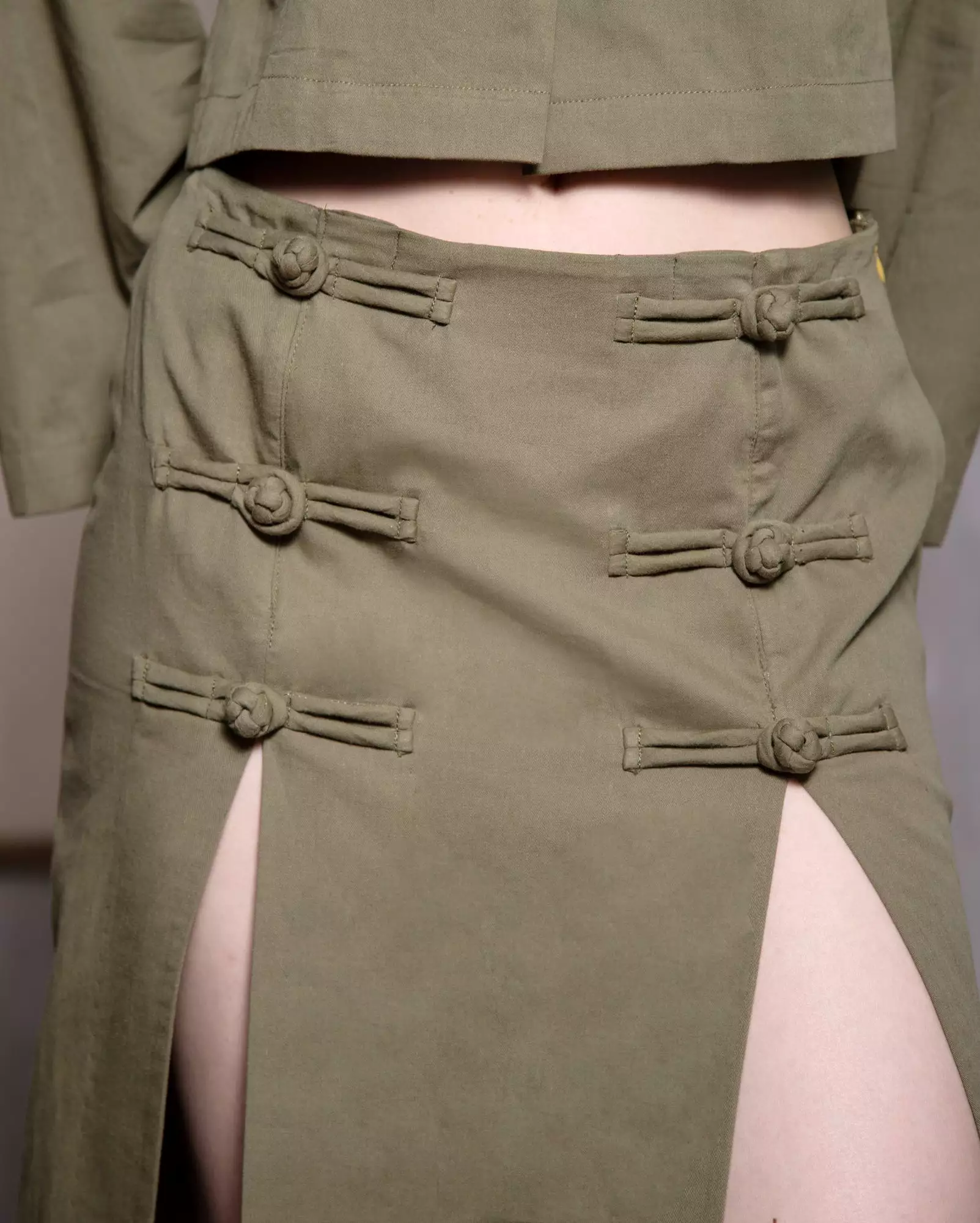 Chang Tang Krop / Slit Skirt Pankou Depan (Army Green)