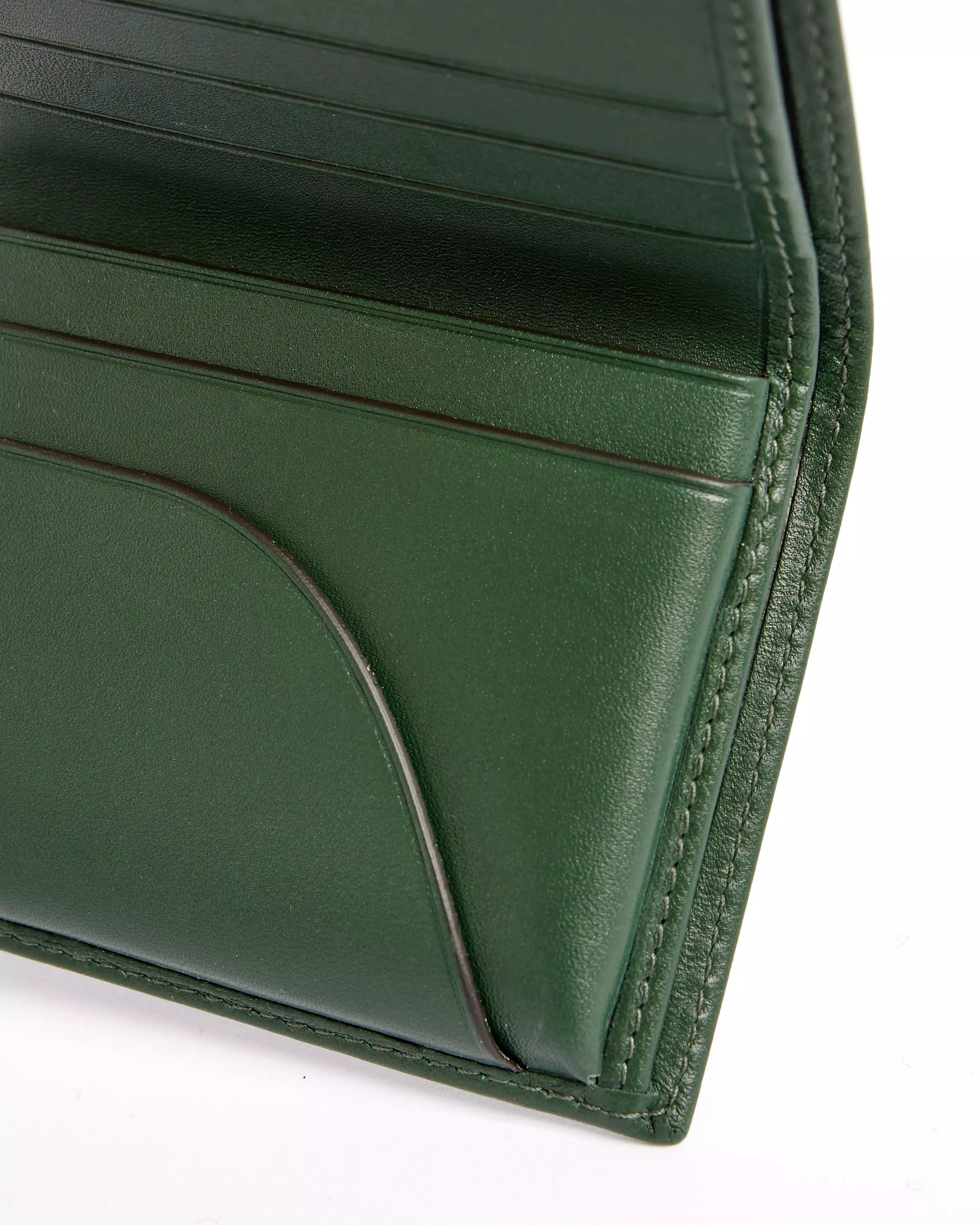 Classic Bifold Wallet in Bottle Green