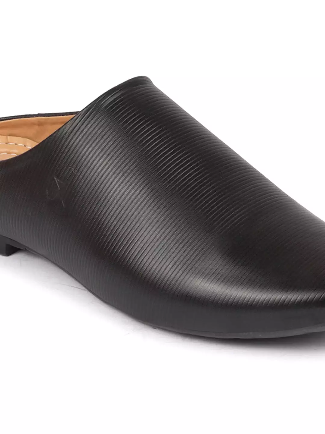 Men Black Back Open Classic Design Textured Slip-On Ethnic Juttis and Mojaris