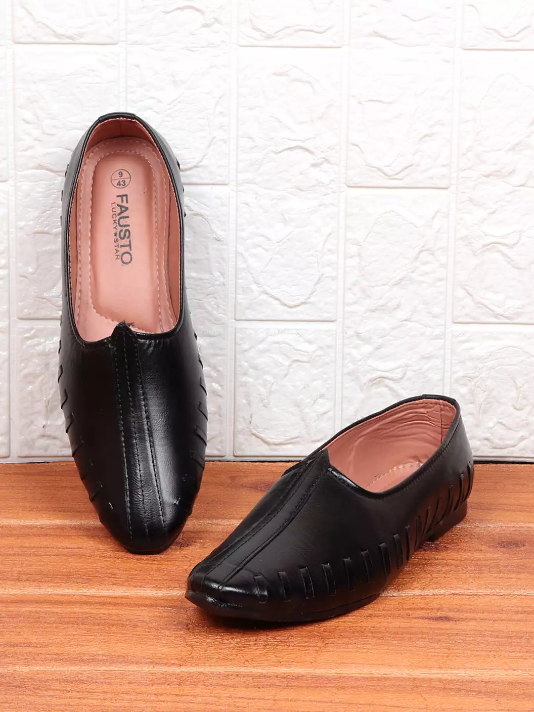 Men Black Ethnic Slip-On Juttis