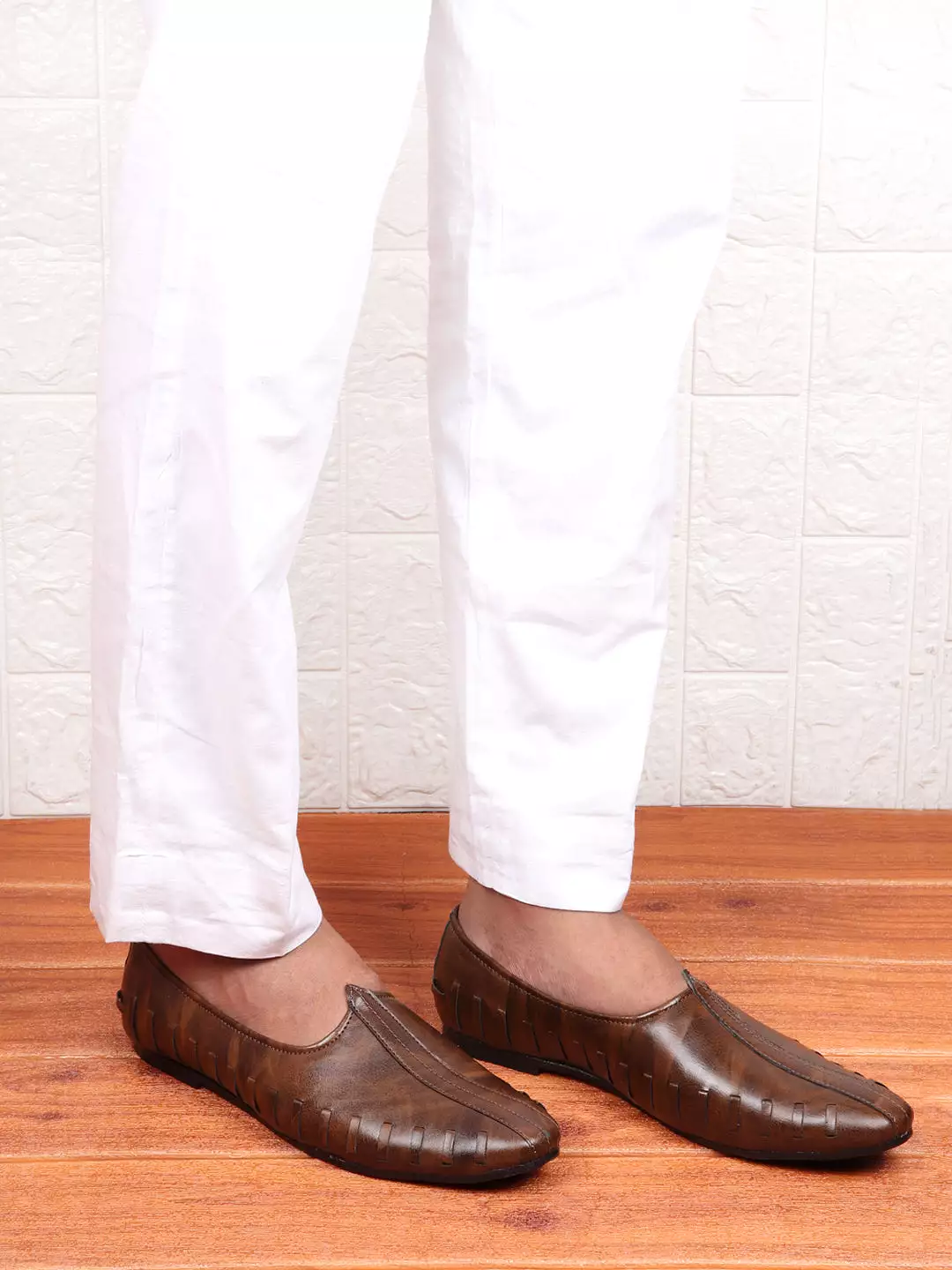 Men Brown Ethnic Slip-On Juttis