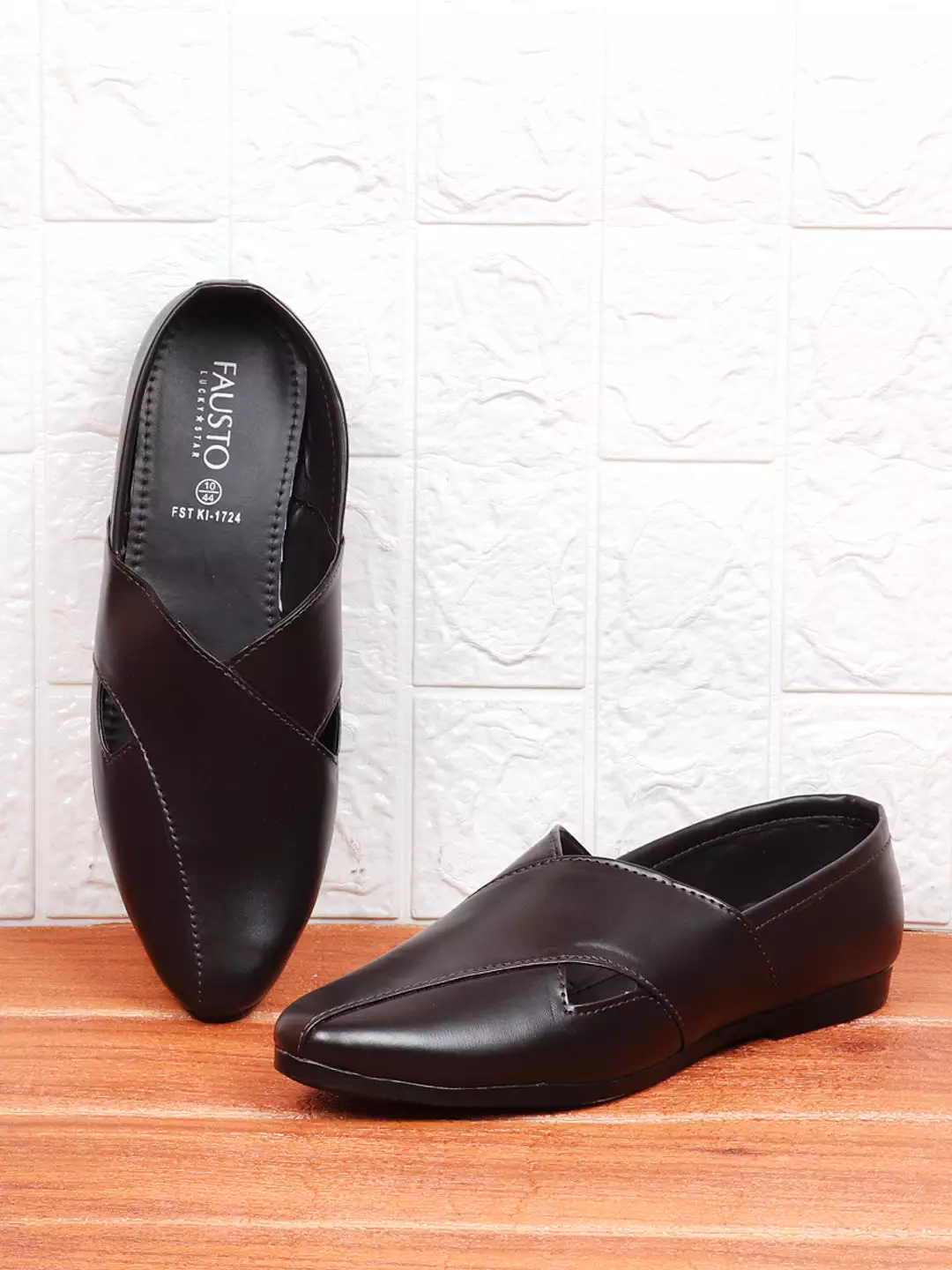 Men Ethnic Brown Criss Cross Slip On Juttis and Mojaris