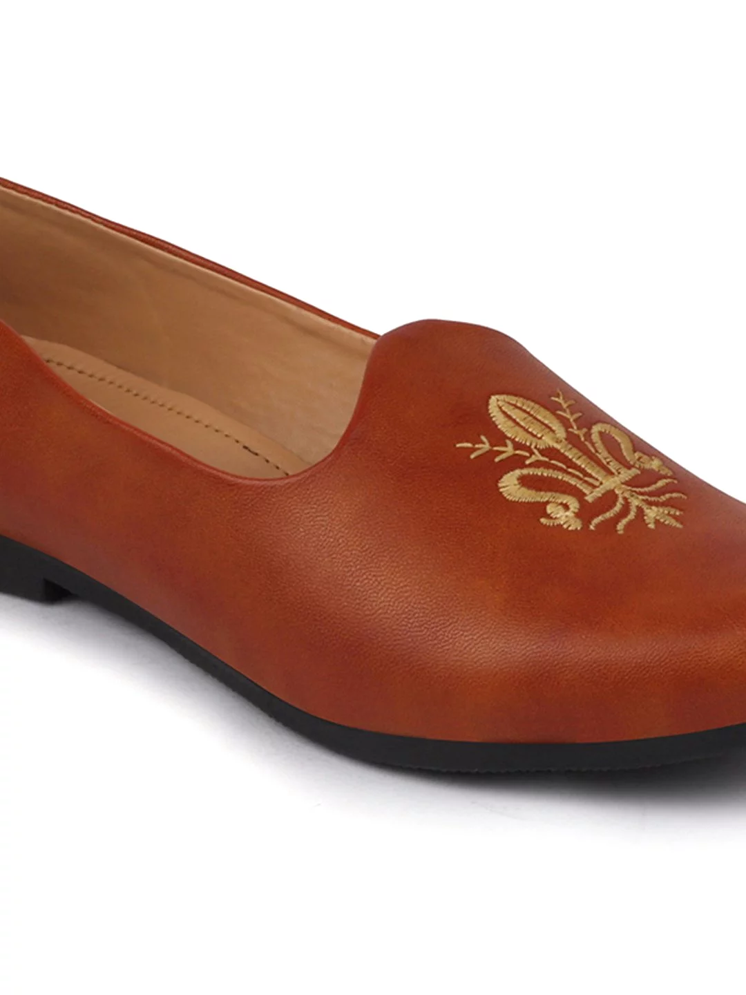 Men Ethnic Brown Embroidered Juttis and Mojaris