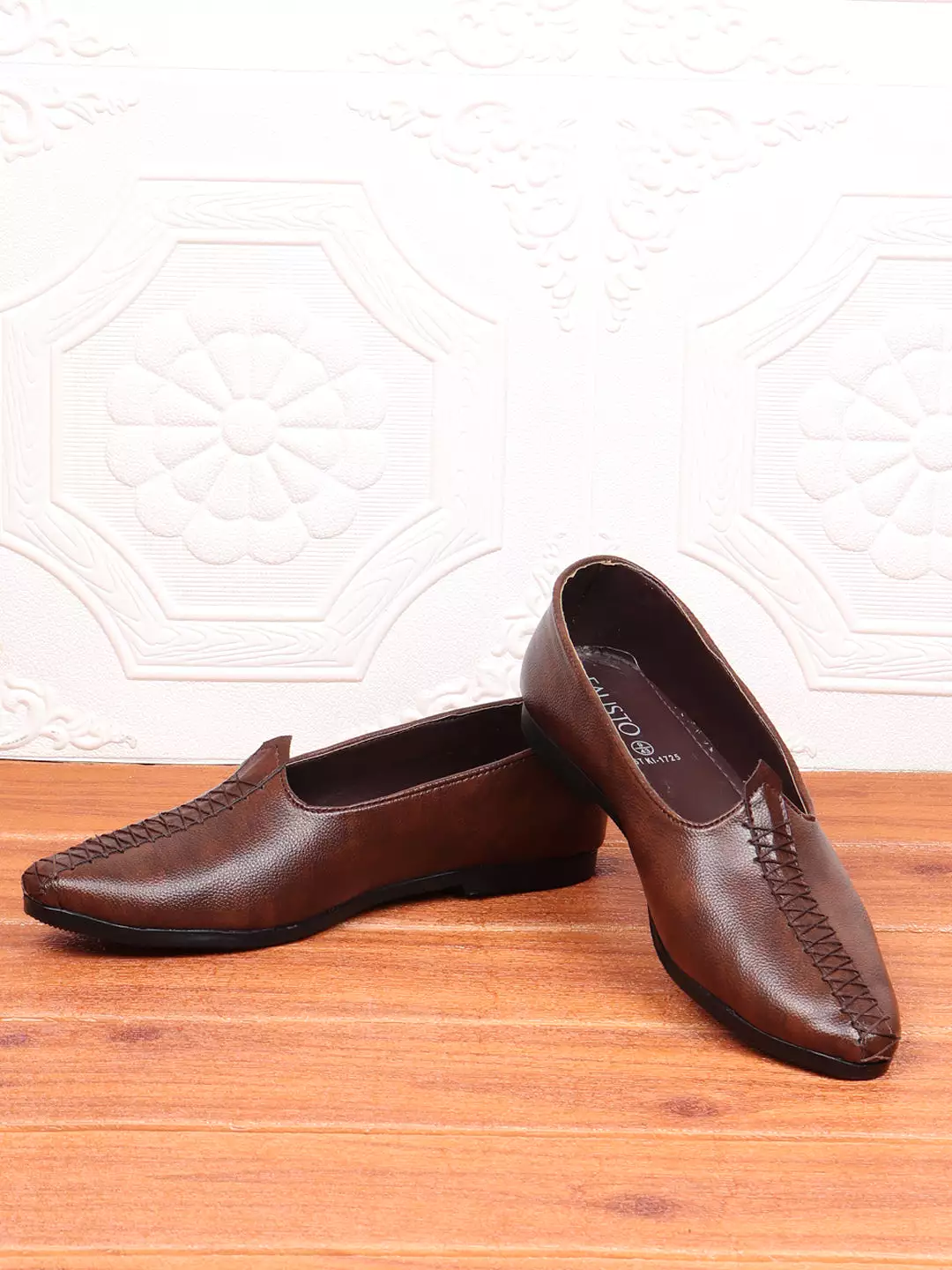 Men Ethnic Brown Hand Stitched Juttis & Mojaris