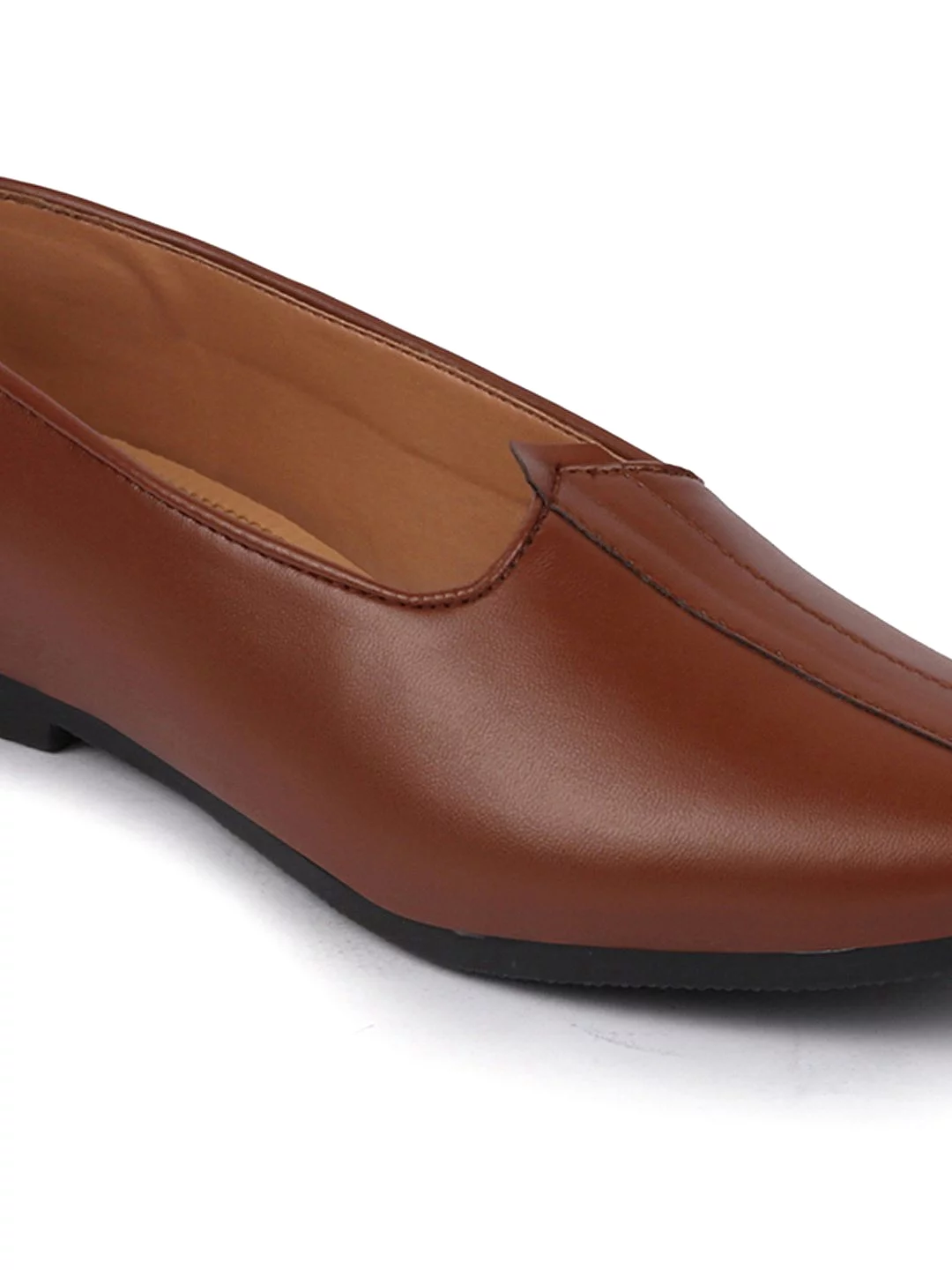 Men Ethnic Tan Slip On Juttis and Mojaris