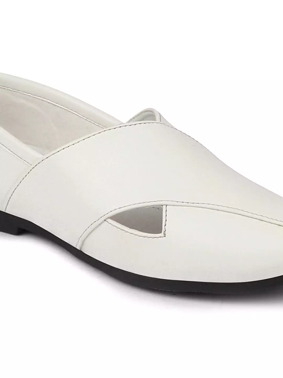 Men Ethnic White Criss Cross Slip On Juttis and Mojaris