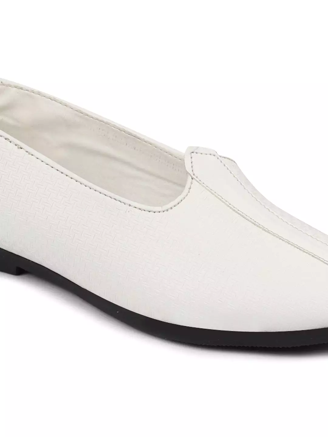 Men Ethnic White Slip On Juttis and Mojaris