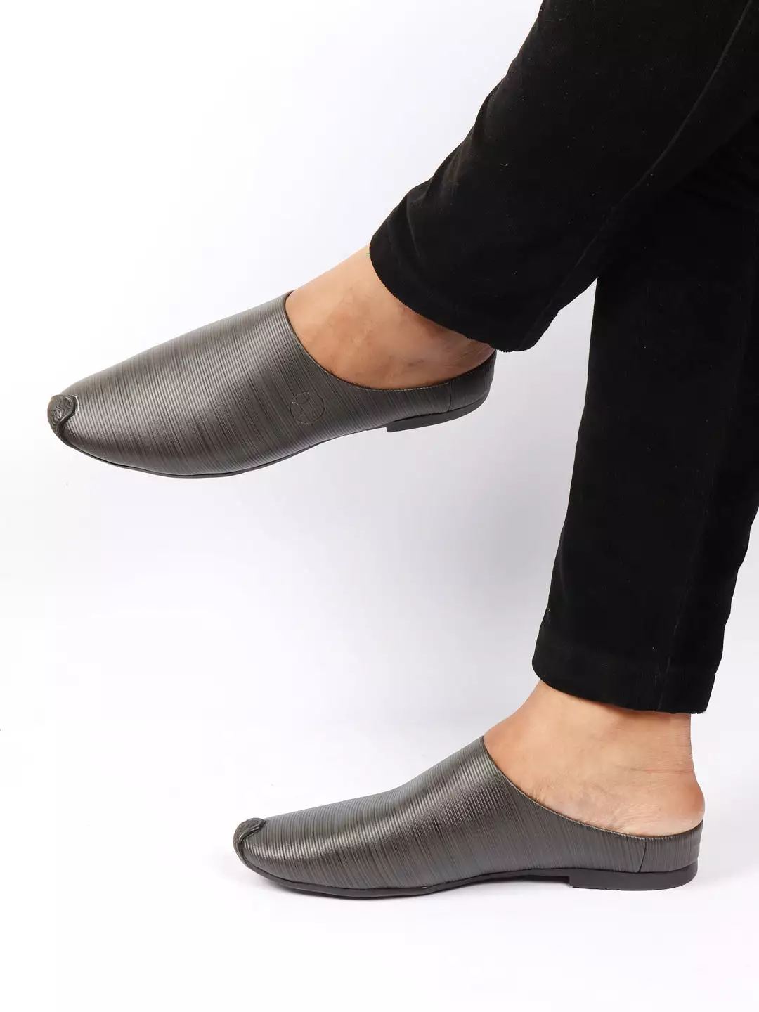 Men Grey Back Open Classic Design Textured Slip-On Ethnic Juttis and Mojaris