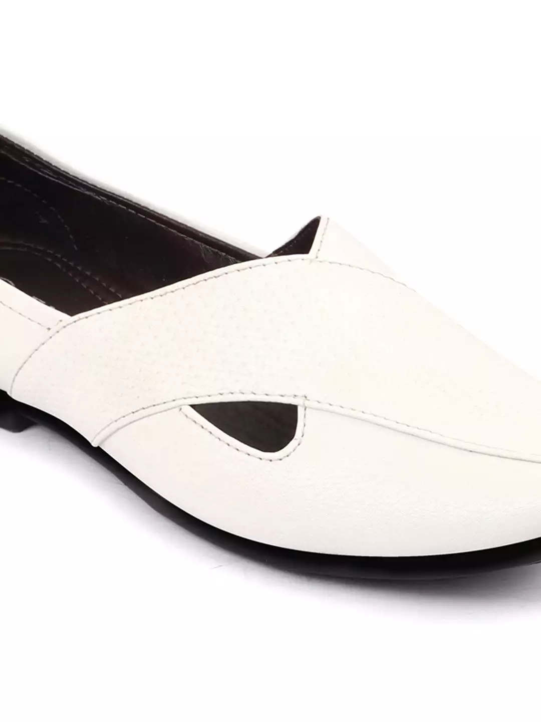 Men White Embossed Design Ethnic Party Slip On Juttis and Mojaris