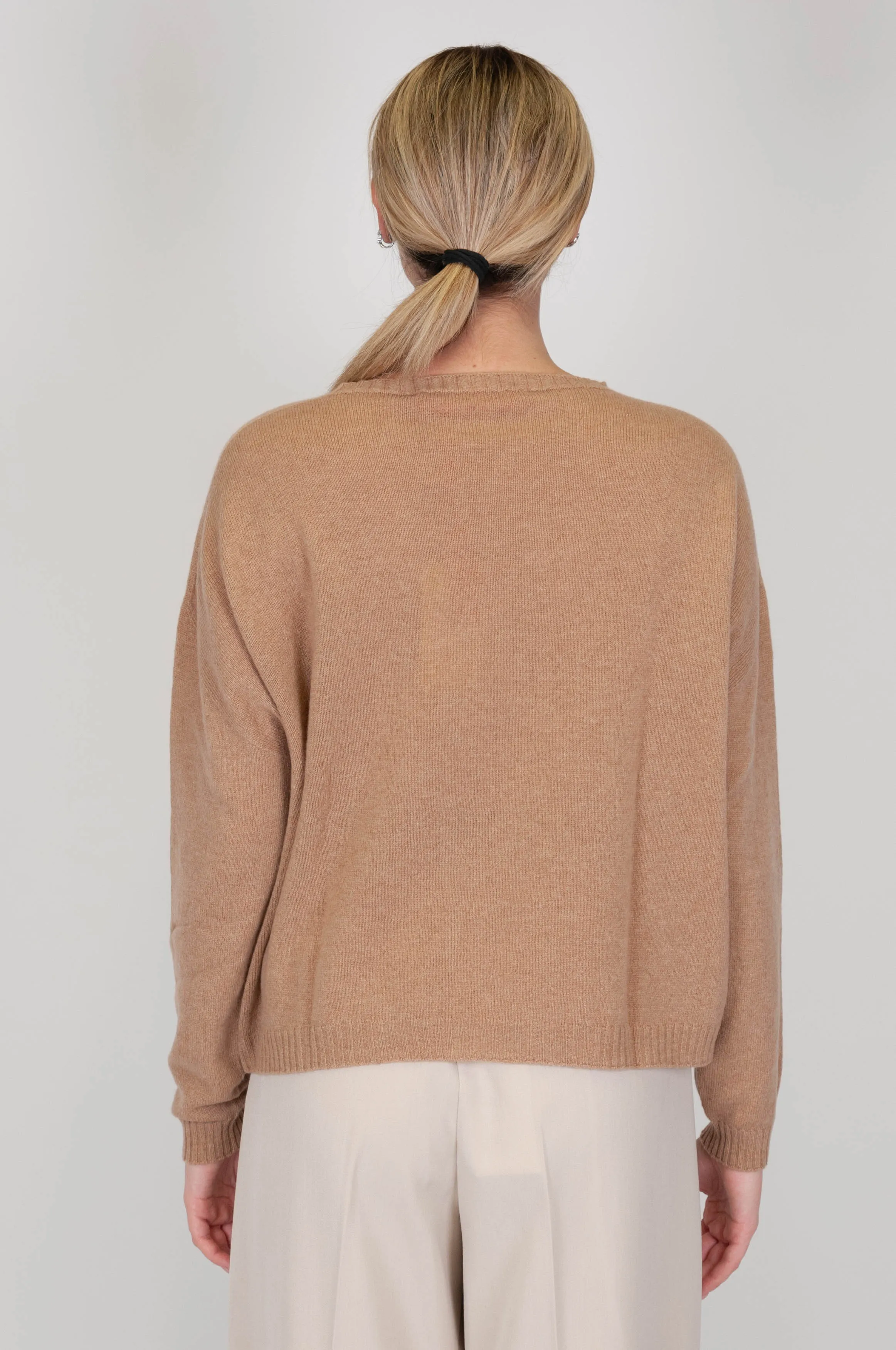 Tensione in - Maglia girocollo a scatola in 100% puro cashmere